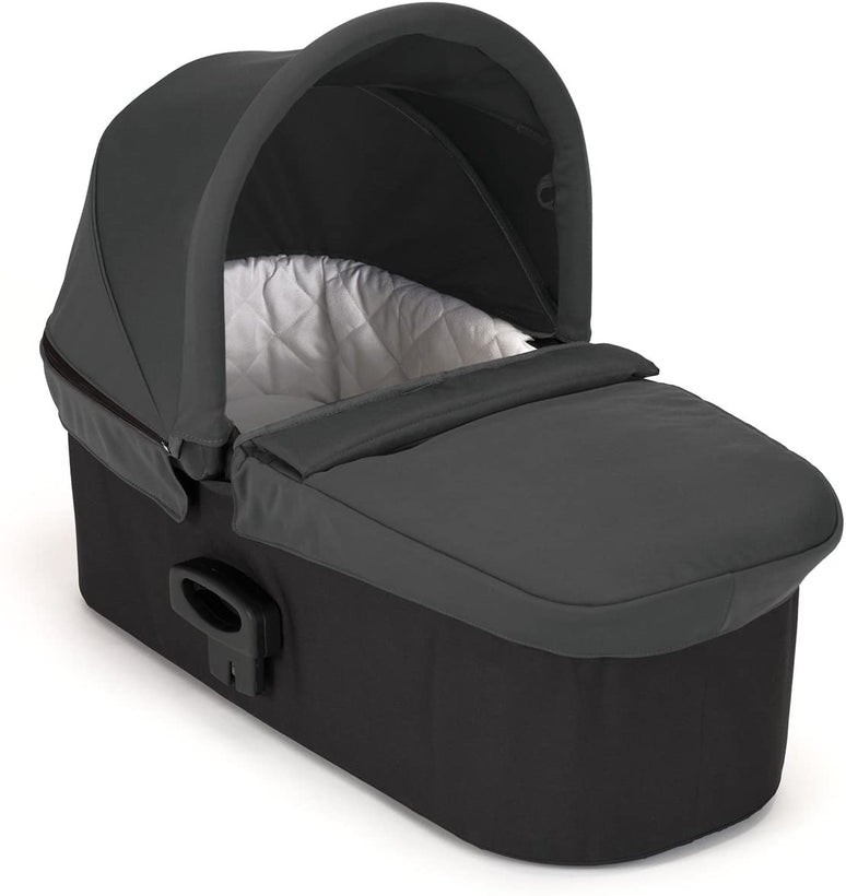 To fit the Baby Jogger Deluxe bassinet