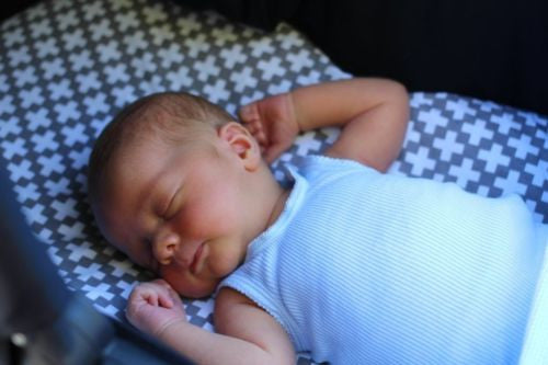 Baby jogger Hard Bassinet grey with white crosses Fitted Sheet