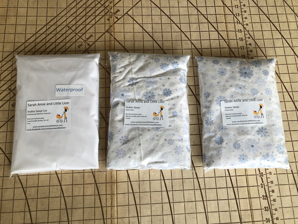 Twin Pack Fitted sheets and waterproof mattress protector to fit Leander Classic Cot