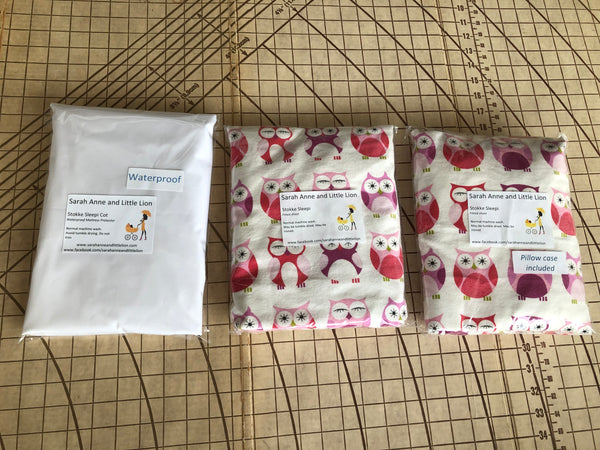 Twin Pack Fitted sheets and waterproof mattress protector to fit Leander Classic Cot